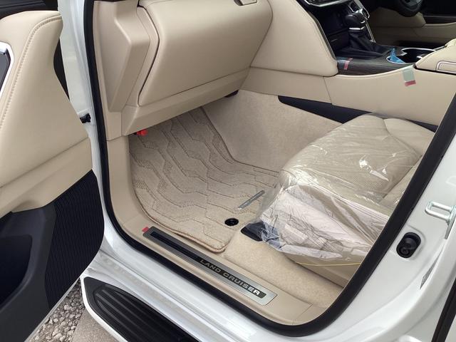 ランドクルーザー ZX 登録済未使用車 改良後モデル モデリスタエアロ 12.3型ナビ JBLサウンド リヤエンターテイメント ブラックルーフレール クールボックス 内装ベージュ ムーンルーフ 空気圧警報システム(30枚目)