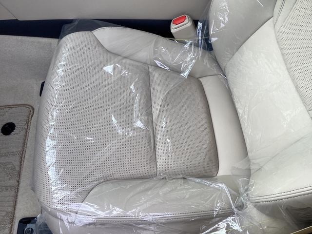 ランドクルーザー ZX 登録済未使用車 改良後モデル モデリスタエアロ 12.3型ナビ JBLサウンド リヤエンターテイメント ブラックルーフレール クールボックス 内装ベージュ ムーンルーフ 空気圧警報システム(33枚目)