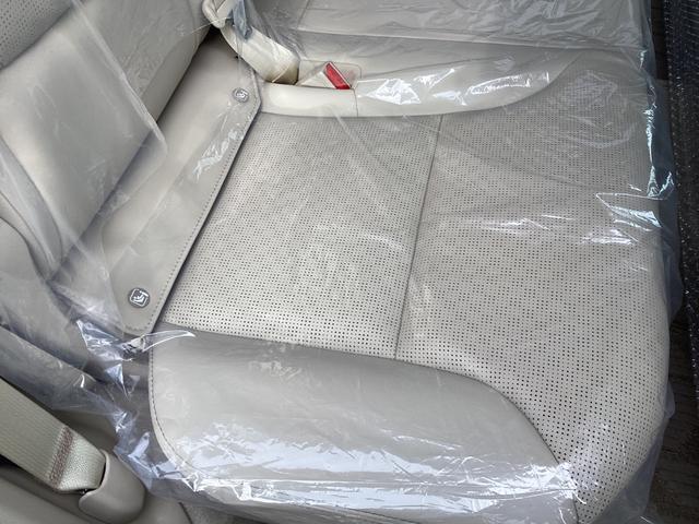 ランドクルーザー ZX 登録済未使用車 改良後モデル モデリスタエアロ 12.3型ナビ JBLサウンド リヤエンターテイメント ブラックルーフレール クールボックス 内装ベージュ ムーンルーフ 空気圧警報システム(54枚目)