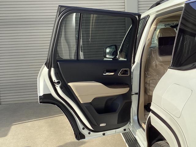 ランドクルーザー ZX 登録済未使用車 改良後モデル モデリスタエアロ 12.3型ナビ JBLサウンド リヤエンターテイメント ブラックルーフレール クールボックス 内装ベージュ ムーンルーフ 空気圧警報システム(62枚目)