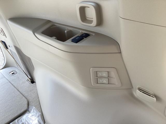 ランドクルーザー ZX 登録済未使用車 改良後モデル モデリスタエアロ 12.3型ナビ JBLサウンド リヤエンターテイメント ブラックルーフレール クールボックス 内装ベージュ ムーンルーフ 空気圧警報システム(64枚目)