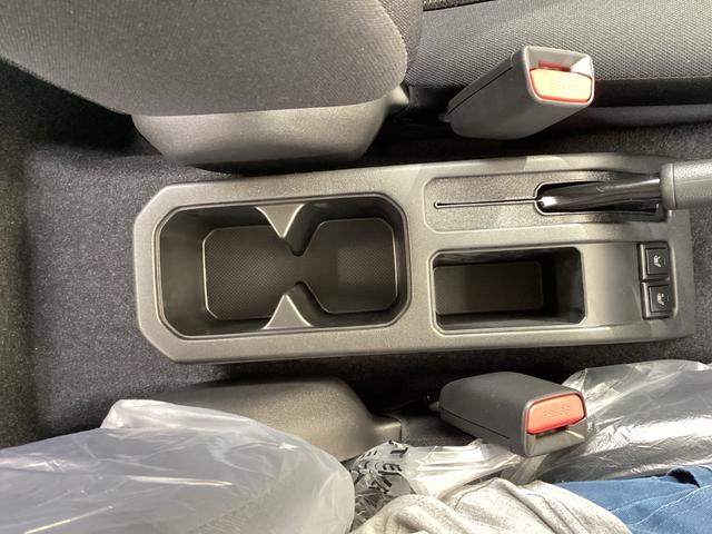 センターコンソールドリンクホルダーです。