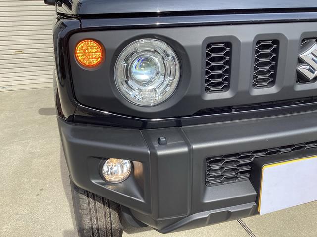 ヘッドランプに付着した泥や雪などを洗い流し、前方視界の確保をするヘッドランプウォッシャーが付いています。