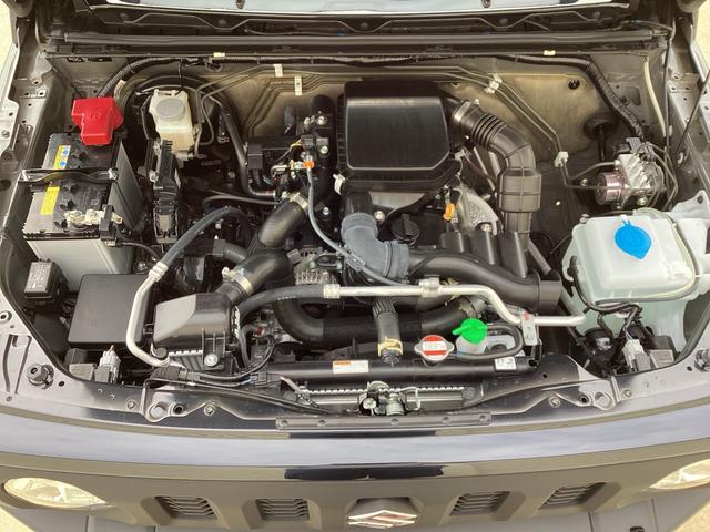 エンジンルームもきれいです。納車前にはもう一度点検整備いたしますので、安心してお乗りいただけます。