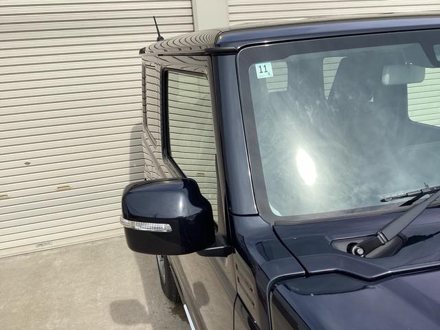 ドアミラーの曇りを除去したり、雪を溶かして後方視界の確保をするヒーテッドドアミラーが付いています。