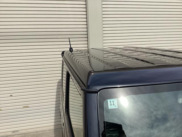 ドアを開けた時の車室内への雨水の侵入を防ぐドリップレールを採用。