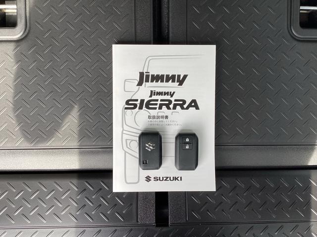 スマートキーですので、カバンに入れていても鍵の開け閉め、エンジンスタートが出来ます。