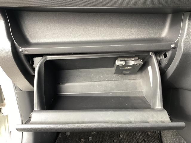 ウィッシュ 1.8X ETC バックカメラ ワンセグ キーレス 電動格納ミラー 3列シート CVT オートエアコン パワーステアリング パワーウィンドウ(31枚目)