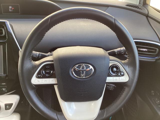 プリウス Ａツーリングセレクション　４ＷＤ　純正９インチＳＤナビ　バックカメラ　クルーズコントロール　シートヒーター　ハーフレザーシート　ドラレコ　コーナーセンサー　スマートキー　ＬＥＤヘッド　ビルトインＥＴＣ（11枚目）