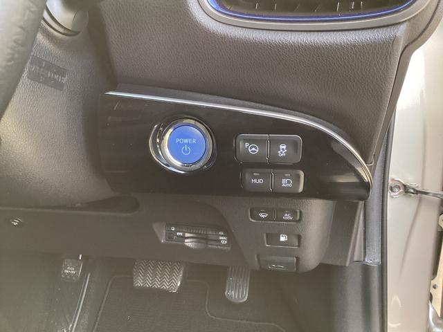 プリウス Ａツーリングセレクション　４ＷＤ　純正９インチＳＤナビ　バックカメラ　クルーズコントロール　シートヒーター　ハーフレザーシート　ドラレコ　コーナーセンサー　スマートキー　ＬＥＤヘッド　ビルトインＥＴＣ（14枚目）