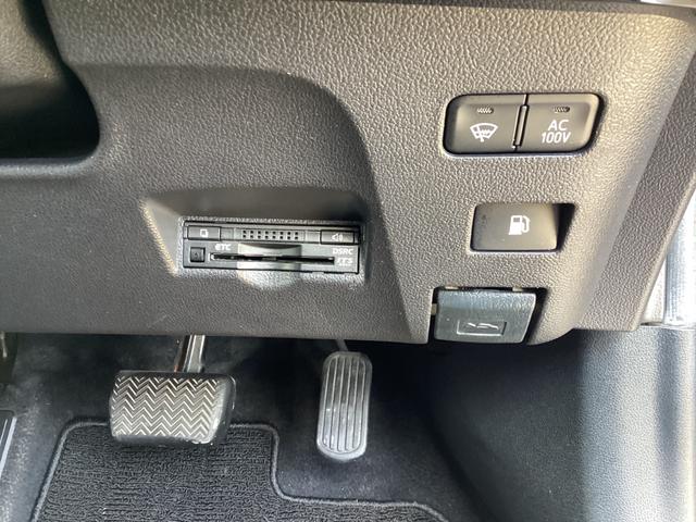 プリウス Ａツーリングセレクション　４ＷＤ　純正９インチＳＤナビ　バックカメラ　クルーズコントロール　シートヒーター　ハーフレザーシート　ドラレコ　コーナーセンサー　スマートキー　ＬＥＤヘッド　ビルトインＥＴＣ（15枚目）