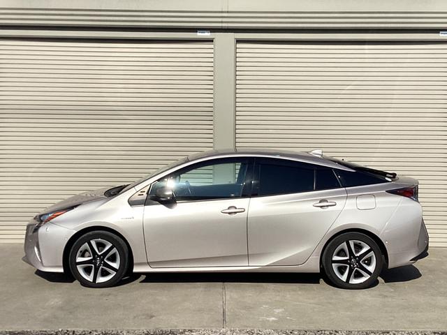 プリウス Ａツーリングセレクション　４ＷＤ　純正９インチＳＤナビ　バックカメラ　クルーズコントロール　シートヒーター　ハーフレザーシート　ドラレコ　コーナーセンサー　スマートキー　ＬＥＤヘッド　ビルトインＥＴＣ（35枚目）