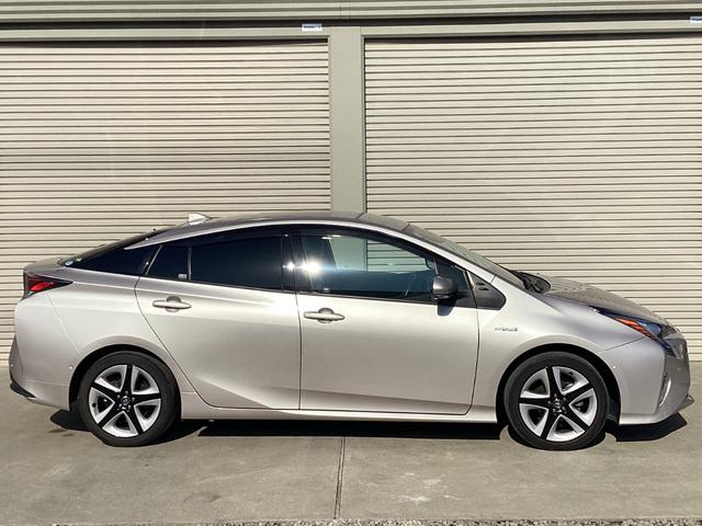 プリウス Ａツーリングセレクション　４ＷＤ　純正９インチＳＤナビ　バックカメラ　クルーズコントロール　シートヒーター　ハーフレザーシート　ドラレコ　コーナーセンサー　スマートキー　ＬＥＤヘッド　ビルトインＥＴＣ（36枚目）