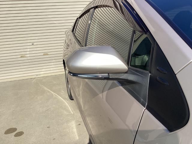 プリウス Ａツーリングセレクション　４ＷＤ　純正９インチＳＤナビ　バックカメラ　クルーズコントロール　シートヒーター　ハーフレザーシート　ドラレコ　コーナーセンサー　スマートキー　ＬＥＤヘッド　ビルトインＥＴＣ（44枚目）