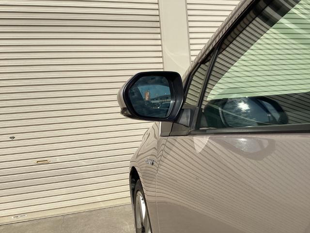 プリウス Ａツーリングセレクション　４ＷＤ　純正９インチＳＤナビ　バックカメラ　クルーズコントロール　シートヒーター　ハーフレザーシート　ドラレコ　コーナーセンサー　スマートキー　ＬＥＤヘッド　ビルトインＥＴＣ（46枚目）