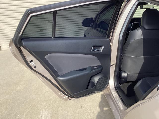 プリウス Ａツーリングセレクション　４ＷＤ　純正９インチＳＤナビ　バックカメラ　クルーズコントロール　シートヒーター　ハーフレザーシート　ドラレコ　コーナーセンサー　スマートキー　ＬＥＤヘッド　ビルトインＥＴＣ（58枚目）