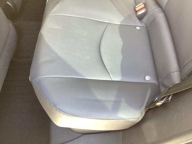 プリウス Ａツーリングセレクション　４ＷＤ　純正９インチＳＤナビ　バックカメラ　クルーズコントロール　シートヒーター　ハーフレザーシート　ドラレコ　コーナーセンサー　スマートキー　ＬＥＤヘッド　ビルトインＥＴＣ（62枚目）