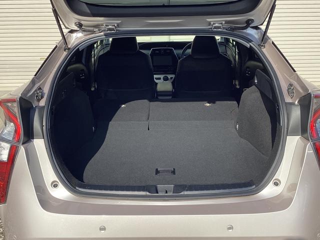 プリウス Ａツーリングセレクション　４ＷＤ　純正９インチＳＤナビ　バックカメラ　クルーズコントロール　シートヒーター　ハーフレザーシート　ドラレコ　コーナーセンサー　スマートキー　ＬＥＤヘッド　ビルトインＥＴＣ（64枚目）