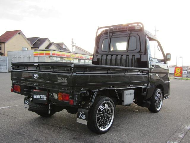 ハイゼットトラック ダイハツ エクストラｖｓ フロントエアロカスタム 距離に注目希少ハイルーフ トノカバーダンパー加工 ｈｉｄ 社外１５ａｗ 社外スピーカー ツイーター取付 メッキドアノブ メッキミラーカバー取付 追加メーター取付 大阪府 エクストラｖｓ