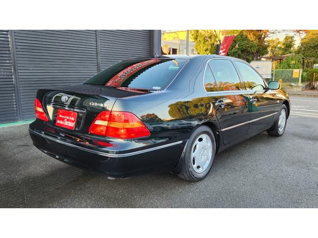 セルシオ Ｃ仕様　５星鑑定書　走行２．８万ｋｍ　フルノーマル車　黒革シート　ウッドコンビハンドル＆シフトノブ　レアカラーダークグリーンマイカ　純正ホイール　クルコン　純正ナビ　社外ＴＶ　ＣＤチェンジャー　ＥＴＣ（34枚目）