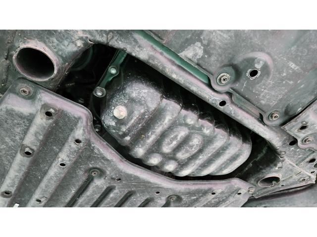 セルシオ Ｃ仕様　５星鑑定書　走行２．８万ｋｍ　フルノーマル車　黒革シート　ウッドコンビハンドル＆シフトノブ　レアカラーダークグリーンマイカ　純正ホイール　クルコン　純正ナビ　社外ＴＶ　ＣＤチェンジャー　ＥＴＣ（45枚目）