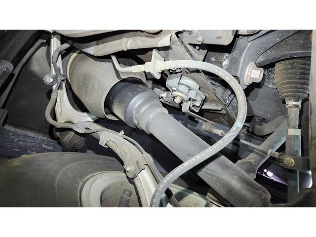 セルシオ Ｃ仕様　５星鑑定書　走行２．８万ｋｍ　フルノーマル車　黒革シート　ウッドコンビハンドル＆シフトノブ　レアカラーダークグリーンマイカ　純正ホイール　クルコン　純正ナビ　社外ＴＶ　ＣＤチェンジャー　ＥＴＣ（47枚目）