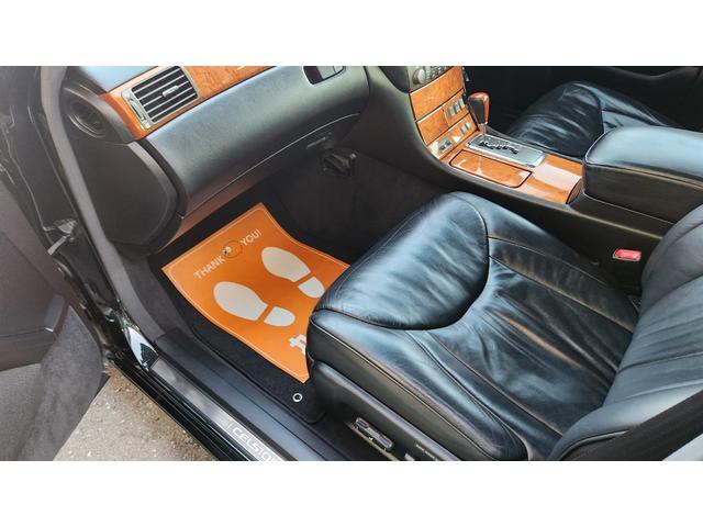 セルシオ Ｃ仕様　５星鑑定書　走行２．８万ｋｍ　フルノーマル車　黒革シート　ウッドコンビハンドル＆シフトノブ　レアカラーダークグリーンマイカ　純正ホイール　クルコン　純正ナビ　社外ＴＶ　ＣＤチェンジャー　ＥＴＣ（67枚目）