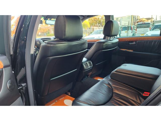 セルシオ Ｃ仕様　５星鑑定書　走行２．８万ｋｍ　フルノーマル車　黒革シート　ウッドコンビハンドル＆シフトノブ　レアカラーダークグリーンマイカ　純正ホイール　クルコン　純正ナビ　社外ＴＶ　ＣＤチェンジャー　ＥＴＣ（80枚目）