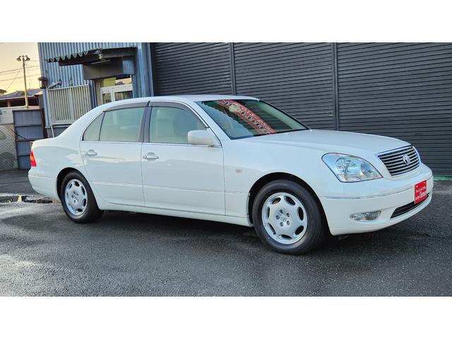 セルシオ Ｃ仕様　内外装５星鑑定書付　ワンオーナー車　希少エクリュ内装　本革エアシート　スマートキー　点検記録簿各車検時１１枚　純正ホイール　純正ナビ　社外ＴＶ＆ＥＴＣ　ＣＤチェンジャー　クルコン　当時物フルノーマル車（7枚目）