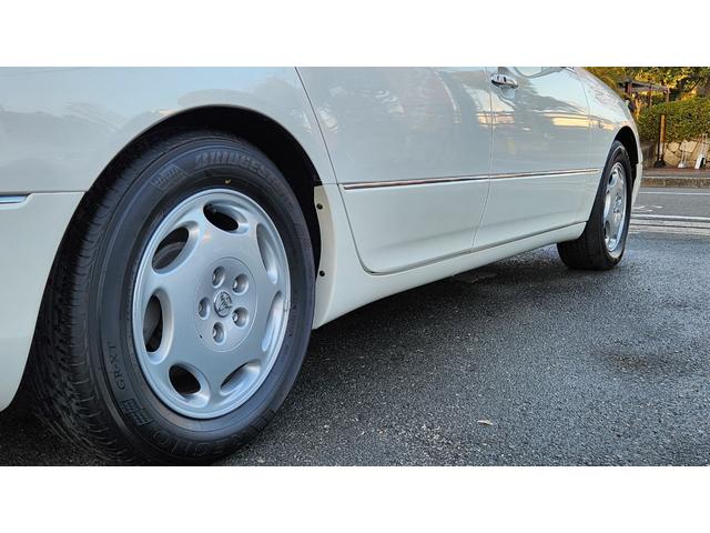 セルシオ Ｃ仕様　内外装５星鑑定書付　ワンオーナー車　希少エクリュ内装　本革エアシート　スマートキー　点検記録簿各車検時１１枚　純正ホイール　純正ナビ　社外ＴＶ＆ＥＴＣ　ＣＤチェンジャー　クルコン　当時物フルノーマル車（36枚目）