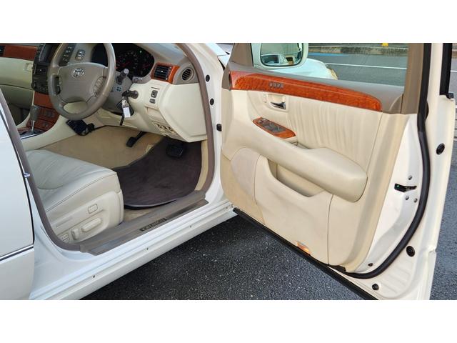 セルシオ Ｃ仕様　内外装５星鑑定書付　ワンオーナー車　希少エクリュ内装　本革エアシート　スマートキー　点検記録簿各車検時１１枚　純正ホイール　純正ナビ　社外ＴＶ＆ＥＴＣ　ＣＤチェンジャー　クルコン　当時物フルノーマル車（51枚目）