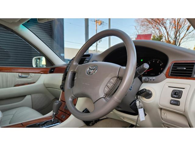 セルシオ Ｃ仕様　内外装５星鑑定書付　ワンオーナー車　希少エクリュ内装　本革エアシート　スマートキー　点検記録簿各車検時１１枚　純正ホイール　純正ナビ　社外ＴＶ＆ＥＴＣ　ＣＤチェンジャー　クルコン　当時物フルノーマル車（54枚目）