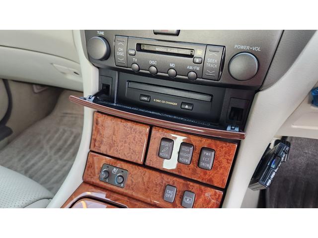 セルシオ Ｃ仕様　内外装５星鑑定書付　ワンオーナー車　希少エクリュ内装　本革エアシート　スマートキー　点検記録簿各車検時１１枚　純正ホイール　純正ナビ　社外ＴＶ＆ＥＴＣ　ＣＤチェンジャー　クルコン　当時物フルノーマル車（61枚目）