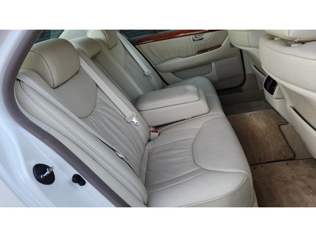 セルシオ Ｃ仕様　内外装５星鑑定書付　ワンオーナー車　希少エクリュ内装　本革エアシート　スマートキー　点検記録簿各車検時１１枚　純正ホイール　純正ナビ　社外ＴＶ＆ＥＴＣ　ＣＤチェンジャー　クルコン　当時物フルノーマル車（76枚目）