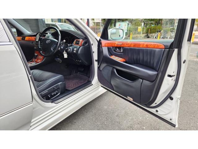 セルシオ C仕様 5☆鑑定付き 後期最終型 新品フルエアロ&AME20インチAW エアサスコントローラー ステンレスリアストレートマフラー 黒革エアシート ETC DVDチェンジャー Bカメラ オプションコーナーポール(52枚目)