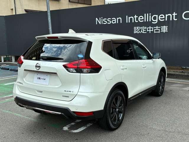 エクストレイル ２０Ｘｉ　Ｖセレクション　ＬＥＤヘッドライト　運転席助手席パワーシート　全席シートヒーター　プロパイロット　ビルトインＥＴＣ　アラウンドビューモニタ　スマートルームミラー　エマージェンシーブレーキ・踏み間違い防止後側方車両検知（10枚目）