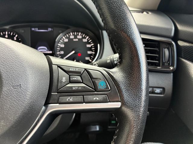 エクストレイル ２０Ｘｉ　Ｖセレクション　ＬＥＤヘッドライト　運転席助手席パワーシート　全席シートヒーター　プロパイロット　ビルトインＥＴＣ　アラウンドビューモニタ　スマートルームミラー　エマージェンシーブレーキ・踏み間違い防止後側方車両検知（36枚目）