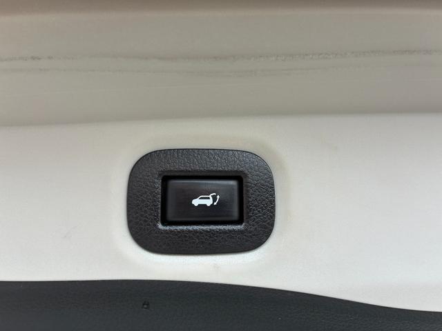 エクストレイル ２０Ｘｉ　Ｖセレクション　ＬＥＤヘッドライト　運転席助手席パワーシート　全席シートヒーター　プロパイロット　ビルトインＥＴＣ　アラウンドビューモニタ　スマートルームミラー　エマージェンシーブレーキ・踏み間違い防止後側方車両検知（37枚目）