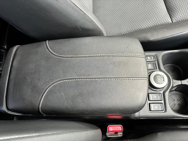 エクストレイル ２０Ｘｉ　Ｖセレクション　ＬＥＤヘッドライト　運転席助手席パワーシート　全席シートヒーター　プロパイロット　ビルトインＥＴＣ　アラウンドビューモニタ　スマートルームミラー　エマージェンシーブレーキ・踏み間違い防止後側方車両検知（42枚目）