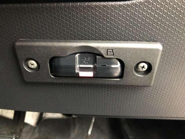 タント カスタムXスタイルセレクション 次世代スマアシ 全ガラスUV&IRカット 格納式シートバックテーブル&ポケット 前席シートヒーター LEDフォグ 「ミラクルオープンドア」が魅力。ミラクルウォークスルーでさらに広がる可能性(12枚目)