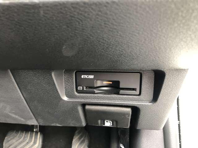 オーラ ニスモ コネクトナビ アラウンドビュー プロパイロット 寒冷地仕様 純正ドラレコ 専用内外装をまとった特別な1台、オーラnismo。電気の走りの俊敏さと、日産先進の安全装備を両方備えたスポーツプレミアム。(20枚目)