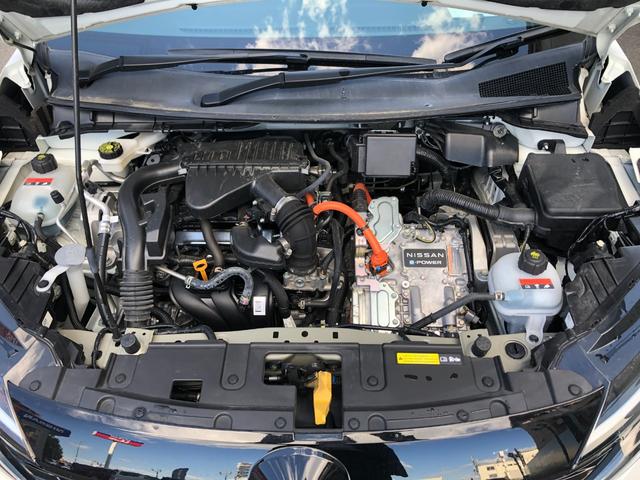 オーラ ニスモ コネクトナビ アラウンドビュー プロパイロット 寒冷地仕様 純正ドラレコ 専用内外装をまとった特別な1台、オーラnismo。電気の走りの俊敏さと、日産先進の安全装備を両方備えたスポーツプレミアム。(56枚目)