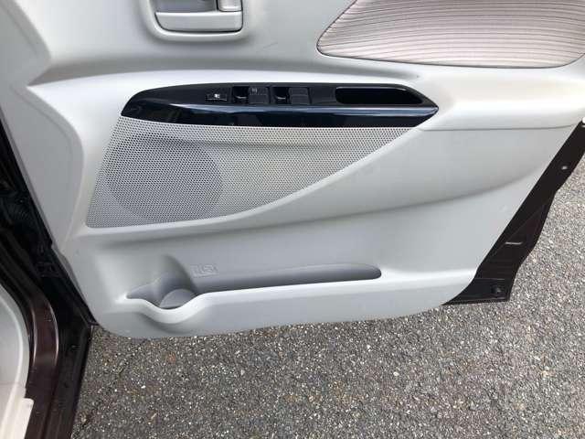 デイズルークス X 両側オートスライド 純正7型ナビ ETC 赤外線レーザーレーダー型エマージェンシーブレーキ・踏み間違い防止アシスト モカブラウンとホワイトパールのツートーンのボディカラーがお気に入りのあなたの1台に。(18枚目)