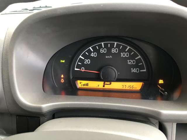 ＮＶ１００クリッパーバン ＤＸ　ＧＬエマージェンシーブレーキパッケージ　ハイルーフ　５ＡＧＳ車　前方踏み間違い防止　市販アルミホイール　ＧＬパッケージで前席パワーウインドウ、電動ドアミラーも装備。リヤはベンチシートで荷物もたっぷり。緊急ブレーキ・踏み間違い防止で安全面も◎（9枚目）