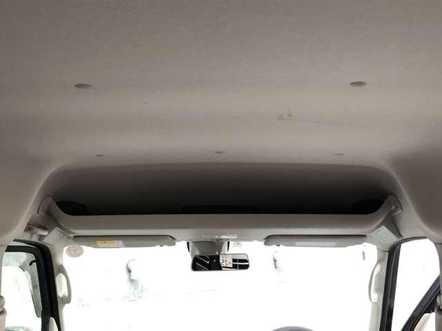 ＮＶ１００クリッパーバン ＤＸ　ＧＬエマージェンシーブレーキパッケージ　ハイルーフ　５ＡＧＳ車　前方踏み間違い防止　市販アルミホイール　ＧＬパッケージで前席パワーウインドウ、電動ドアミラーも装備。リヤはベンチシートで荷物もたっぷり。緊急ブレーキ・踏み間違い防止で安全面も◎（12枚目）