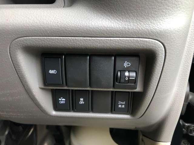 ＮＶ１００クリッパーバン ＤＸ　ＧＬエマージェンシーブレーキパッケージ　ハイルーフ　５ＡＧＳ車　前方踏み間違い防止　市販アルミホイール　ＧＬパッケージで前席パワーウインドウ、電動ドアミラーも装備。リヤはベンチシートで荷物もたっぷり。緊急ブレーキ・踏み間違い防止で安全面も◎（18枚目）