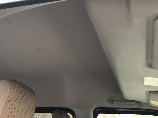 ＮＶ１００クリッパーバン ＤＸ　ＧＬエマージェンシーブレーキパッケージ　ハイルーフ　５ＡＧＳ車　前方踏み間違い防止　市販アルミホイール　ＧＬパッケージで前席パワーウインドウ、電動ドアミラーも装備。リヤはベンチシートで荷物もたっぷり。緊急ブレーキ・踏み間違い防止で安全面も◎（21枚目）