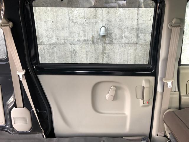 ＮＶ１００クリッパーバン ＤＸ　ＧＬエマージェンシーブレーキパッケージ　ハイルーフ　５ＡＧＳ車　前方踏み間違い防止　市販アルミホイール　ＧＬパッケージで前席パワーウインドウ、電動ドアミラーも装備。リヤはベンチシートで荷物もたっぷり。緊急ブレーキ・踏み間違い防止で安全面も◎（31枚目）