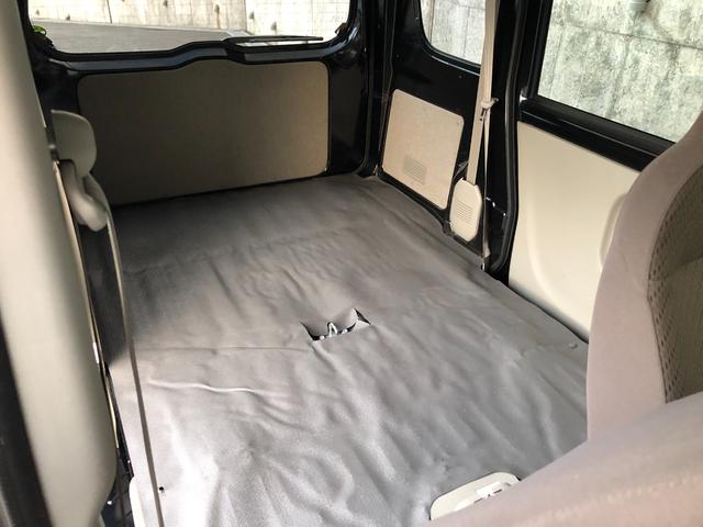 ＮＶ１００クリッパーバン ＤＸ　ＧＬエマージェンシーブレーキパッケージ　ハイルーフ　５ＡＧＳ車　前方踏み間違い防止　市販アルミホイール　ＧＬパッケージで前席パワーウインドウ、電動ドアミラーも装備。リヤはベンチシートで荷物もたっぷり。緊急ブレーキ・踏み間違い防止で安全面も◎（37枚目）