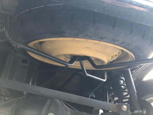 ＮＶ１００クリッパーバン ＤＸ　ＧＬエマージェンシーブレーキパッケージ　ハイルーフ　５ＡＧＳ車　前方踏み間違い防止　市販アルミホイール　ＧＬパッケージで前席パワーウインドウ、電動ドアミラーも装備。リヤはベンチシートで荷物もたっぷり。緊急ブレーキ・踏み間違い防止で安全面も◎（44枚目）